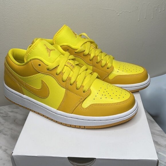 Jordan 1 Low Women's Yellow Strike - Picture 2 of 7